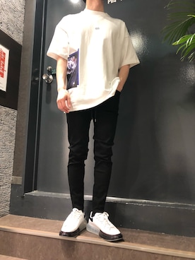 「B'2nd（ビーセカンド）のアイテム（スニーカー）」を使った、岡田さん（メンズ・172cm）の春コーディネート