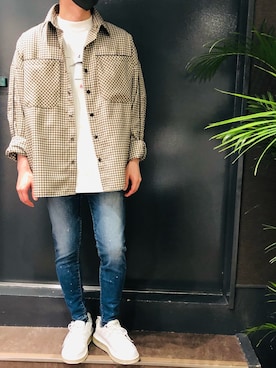 「B'2nd（ビーセカンド）のアイテム（スニーカー）」を使った、岡田さん（メンズ・172cm）の春コーディネート