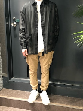 「B'2nd（ビーセカンド）のアイテム（スニーカー）」を使った、岡田さん（メンズ・172cm）の春コーディネート