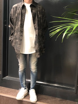 「B'2nd（ビーセカンド）のアイテム（スニーカー）」を使った、岡田さん（メンズ・172cm）の春コーディネート