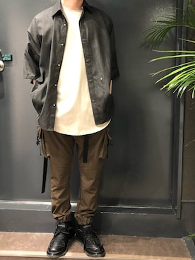 「B'2nd（ビーセカンド）のアイテム（スニーカー）」を使った、岡田さん（メンズ・172cm）の春コーディネート