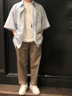 「B'2nd（ビーセカンド）のアイテム（スニーカー）」を使った、岡田さん（メンズ・172cm）の春コーディネート