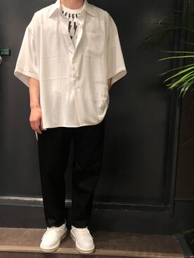 「B'2nd（ビーセカンド）のアイテム（スニーカー）」を使った、岡田さん（メンズ・172cm）の春コーディネート