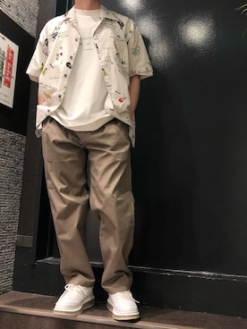 「B'2nd（ビーセカンド）のアイテム（スニーカー）」を使った、岡田さん（メンズ・172cm）の夏コーディネート