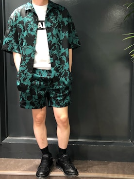 「B'2nd（ビーセカンド）のアイテム（スニーカー）」を使った、岡田さん（メンズ・172cm）の夏コーディネート