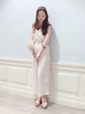 「MAJESTIC LEGON（マジェスティックレゴン）のスカラップキャミサロペット（サロペット/オーバーオール）」を使った、マジェスティックレゴンアミュプラザ鹿児島店スタッフさん（レディース・165cm）の夏コーディネート