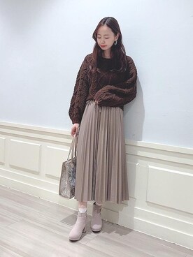 「ブラウンニット」｜「アイテム（ブーツ）」を使った、マジェスティックレゴンアミュプラザ鹿児島店スタッフさん（レディース・165cm）の秋コーディネート