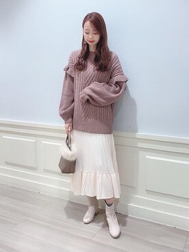 「ブラウンニット」｜「アイテム（ブーツ）」を使った、マジェスティックレゴンアミュプラザ鹿児島店スタッフさん（レディース・165cm）の冬コーディネート