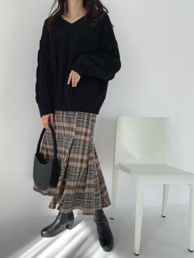 「Ｖネック」｜「アイテム（シューズ）」を使った、マジェスティックレゴンアミュプラザ鹿児島店スタッフさん（レディース・165cm）の冬コーディネート