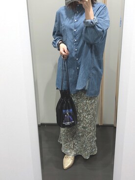 「アイテム（サンダル、ゴールド系）」を使った、yuuaさん（レディース・154cm）の春コーディネート