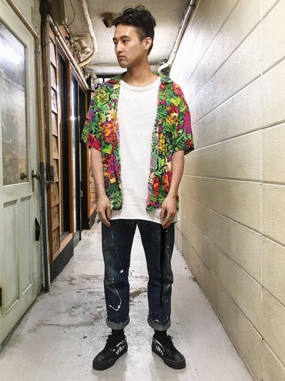 「TOMFORD、VINTAGE、アロハシャツ、オーバーサイズ、OFF-WHITE、ペインティングデニム、levis 501、GUIDI、VANS、oldskool」｜「VINTAGEのアイテム（シャツ/ブラウス、グリーン系）」を使った、MASAYA MIKI 🇯🇵さん（メンズ・180cm）の春コーディネートの1枚目の写真
