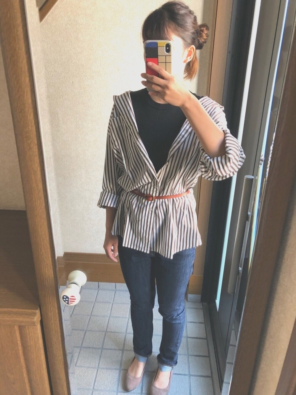 「カジュアルコーデ、秋のコーデ、ブラウン、UNIQLO、シャツスタイル、スキニーデニム、デニム、プチプラ、プチプラコーデ、秋服準備はじめました」｜「UNIQLOのエクストラファインコットンブロードストライプシャツ（ボタンダウン・長袖）（シャツ/ブラウス、ブラウン系）」を使った、n o m u .さん（レディース・158cm）の秋コーディネートの1枚目の写真
