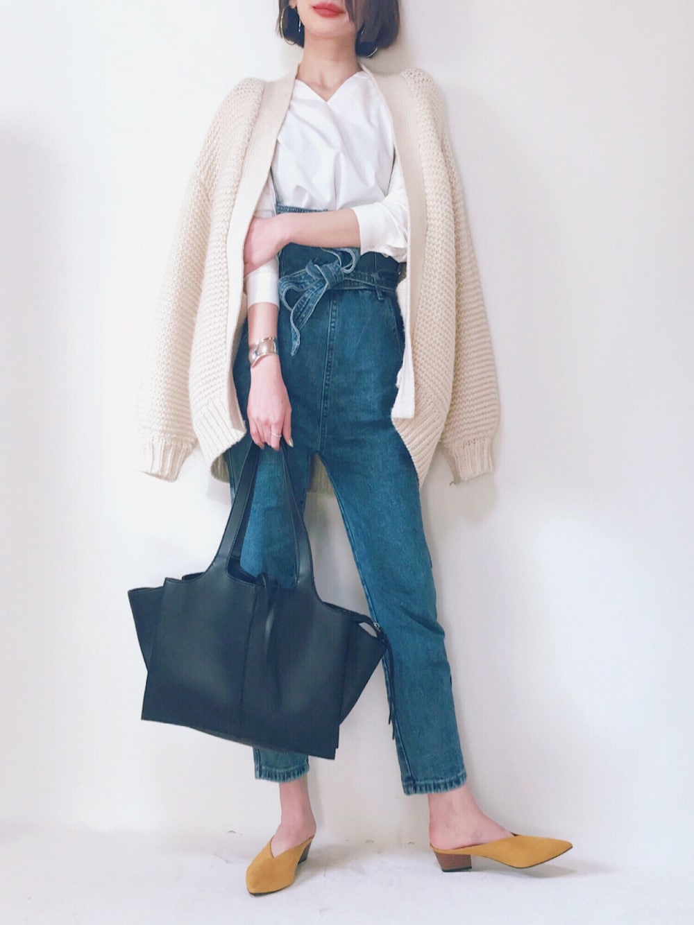 「PLAIN CLOTHINGのトートバッグ【PLAIN CLOTHING】（トートバッグ、ブラック系）」を使った、TOMOKAさん（レディース・162cm）の春コーディネートの1枚目の写真