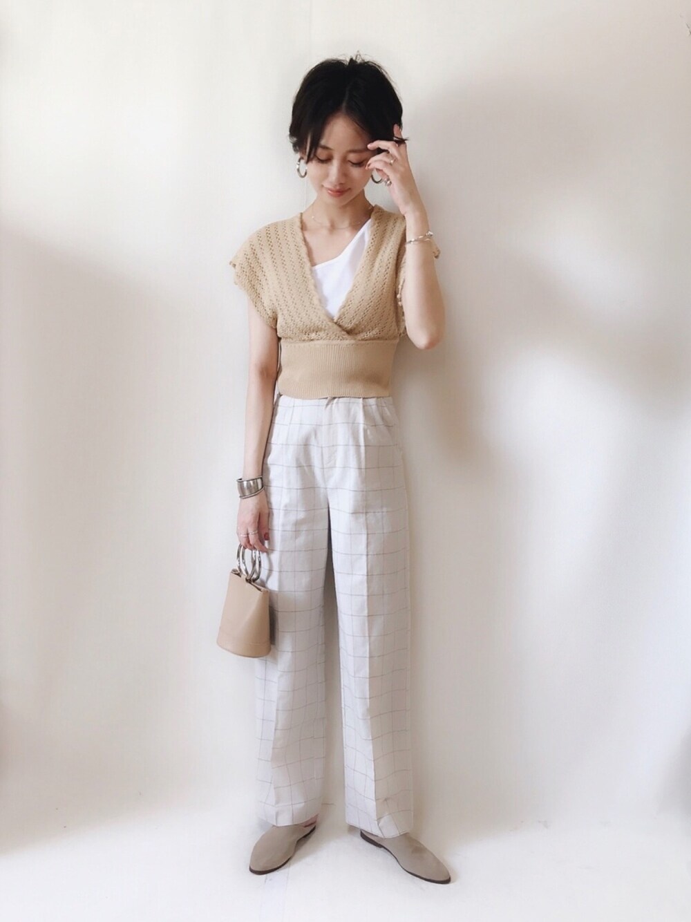「Tiaraのフープピアス（ピアス（両耳用）、シルバー系）」を使った、TOMOKAさん（レディース・162cm）の夏コーディネートの1枚目の写真