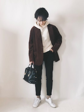 「ALLUMER（アリュメール）のアイテム（パーカー）」を使った、TOMOKAさん（レディース・162cm）の冬コーディネート