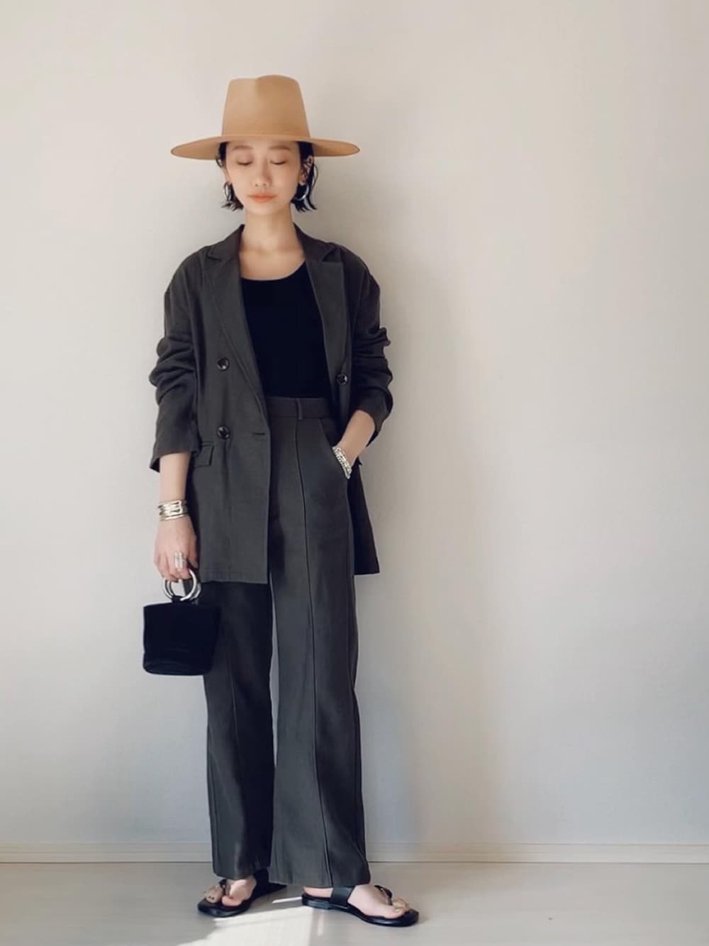 TOMOKA LA PEAU DE GEM led tokyo ooju uneven Aunt Marie sのテーラードジャケットを使ったコーディネート
