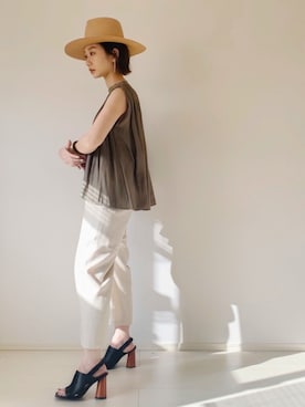 「AZUL ENCANTO（アズールエンカント）のアイテム（シャツ/ブラウス）」を使った、TOMOKAさん（レディース・162cm）の春コーディネート