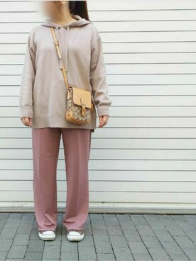 「くすみピンク」｜「アイテム（スラックス）」を使った、𝕛𝕦𝕟𝕔𝕠 さん（レディース・161cm）の冬コーディネート