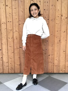 「Aラインスカート」｜「アイテム（パーカー）」を使った、GapJapanさん（レディース・152cm）の秋コーディネート
