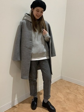 「オールグレー」｜「アイテム（パーカー）」を使った、GapJapanさん（レディース・166cm）の冬コーディネート