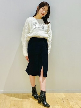 「Aラインスカート」｜「アイテム（スウェット）」を使った、GapJapanさん（レディース・160cm）の冬コーディネート