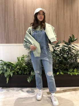 「GAP（ギャップ）のアイテム（サロペット/オーバーオール）」を使った、GapJapanさん（レディース・160cm）の春コーディネート