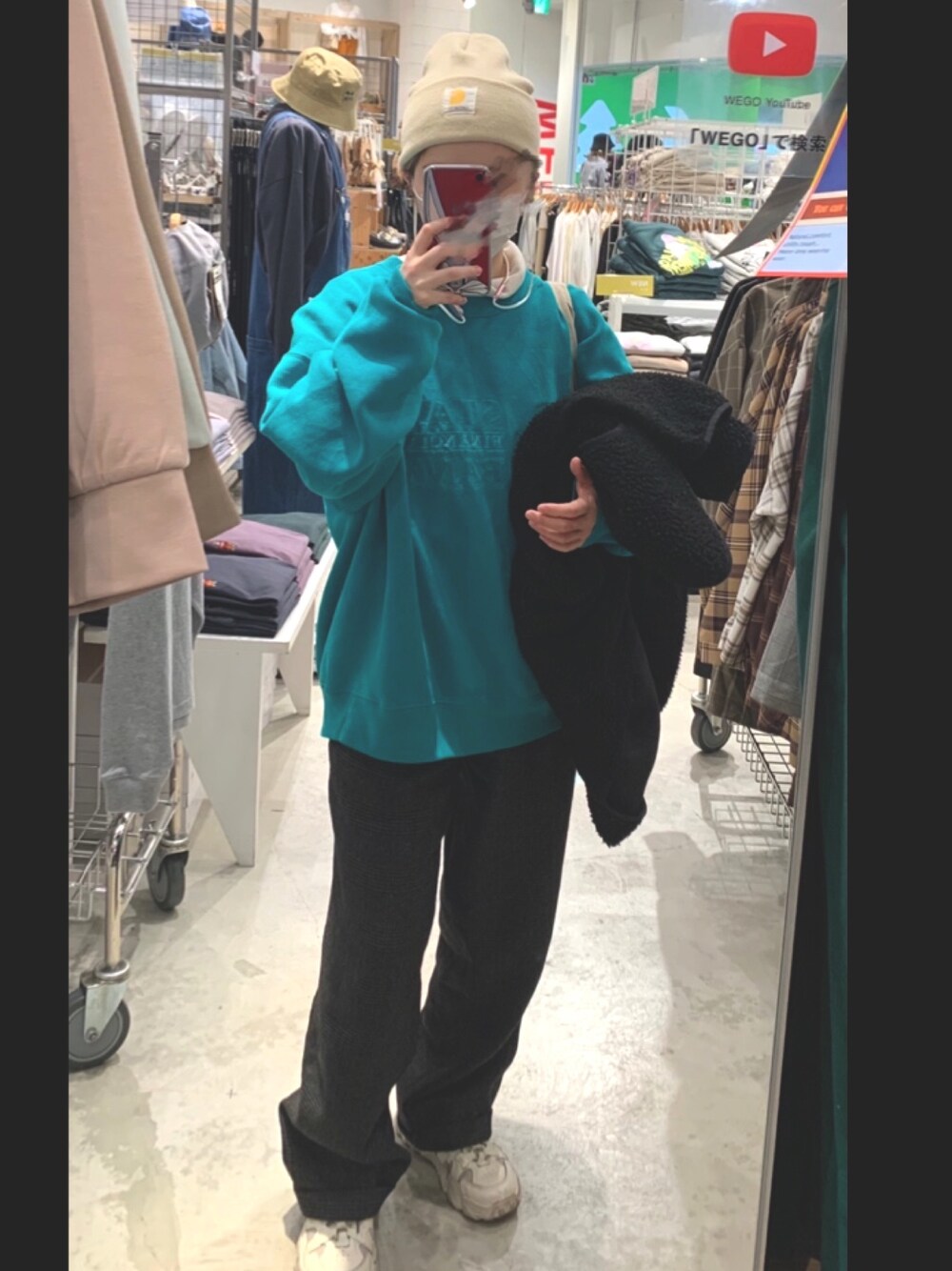 「オーバーサイズ、ストリート、古着、ストリート系、古着女子、低身長、お洒落さんとつながりたい」｜「古着のアイテム（スウェット、ブルー系）」を使った、ぴさん（レディース・154cm）の冬コーディネートの1枚目の写真