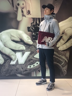 「NEW BALANCE（ニューバランス）のアイテム（ジャケット/アウター）」を使った、NEWBALANCEAOYAMAさん（メンズ・170cm）の冬コーディネート