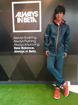 「NEW BALANCE（ニューバランス）のアイテム（ジャケット/アウター）」を使った、NEWBALANCEAOYAMAさん（メンズ・170cm）の夏コーディネート