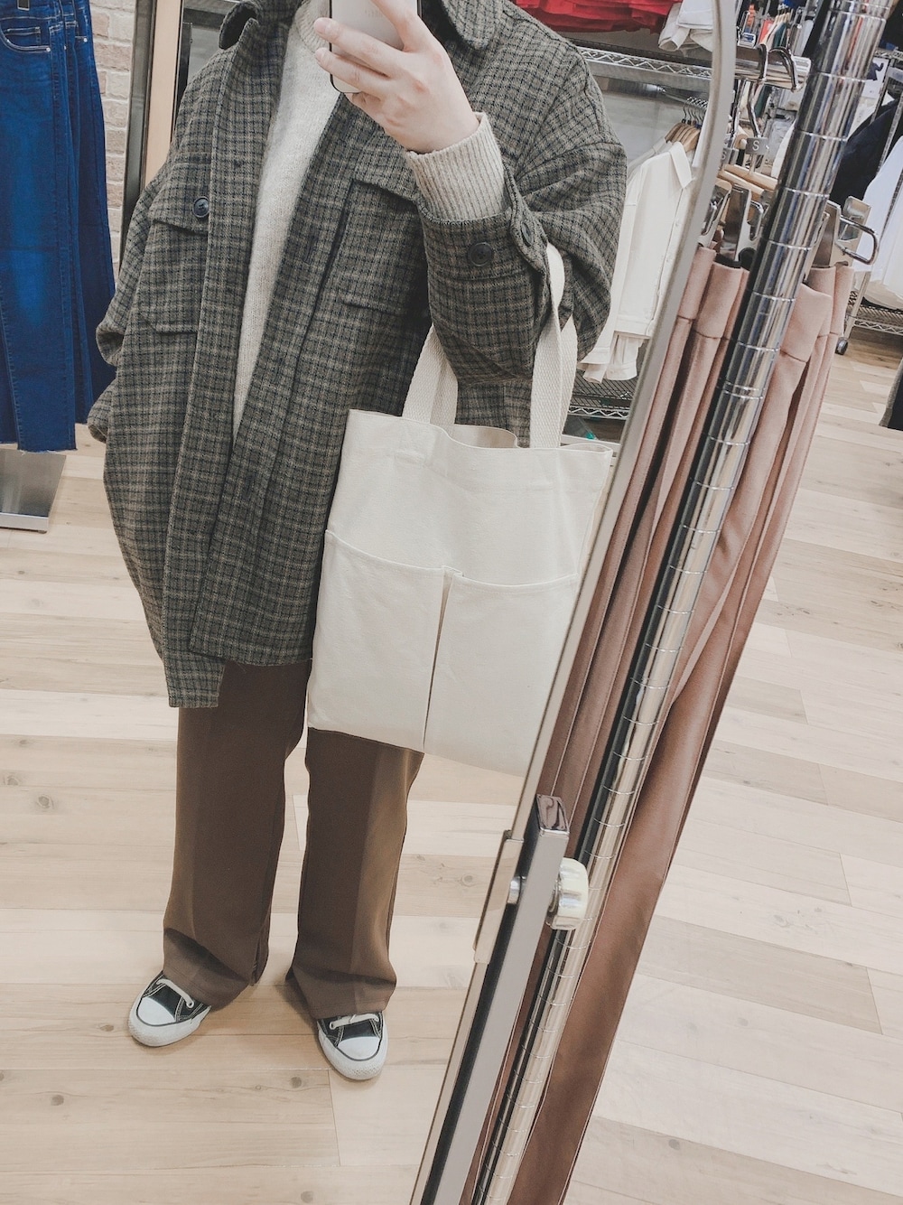 「LOWRYSFARM、Kastane、converse、パンツスタイル、ootd、おしゃれさんと繋がりたい」｜「LOWRYS FARMのチェックＣＰＯジャケット　847081（その他アウター、その他）」を使った、mmmさん（レディース・160cm）の冬コーディネートの1枚目の写真