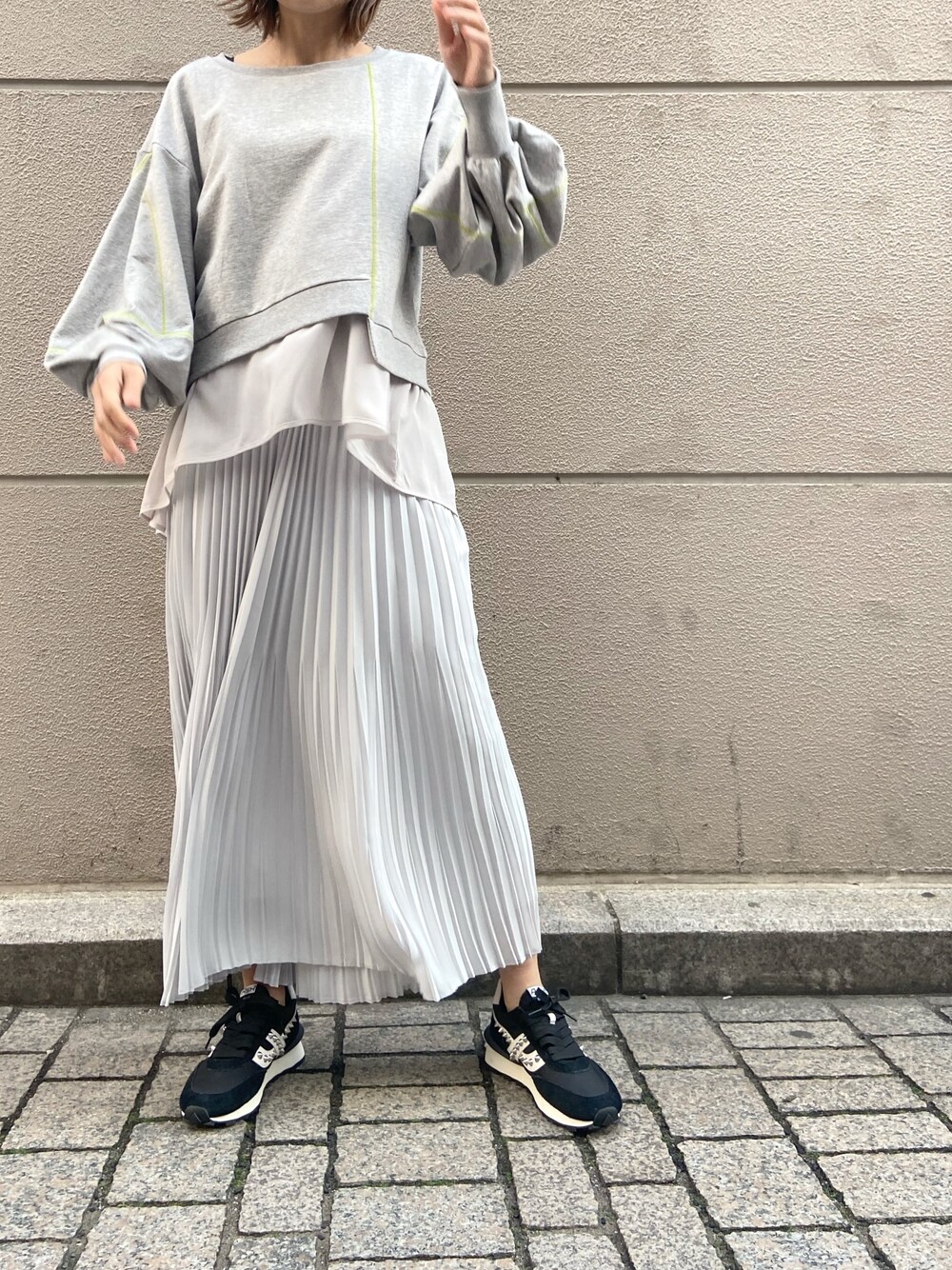 YUKI IKEGAMIさんの「DROIT BELLO（ドロイトベロ）ランダムプリーツロングスカート（DROIT BELLO）」を使ったコーディネート