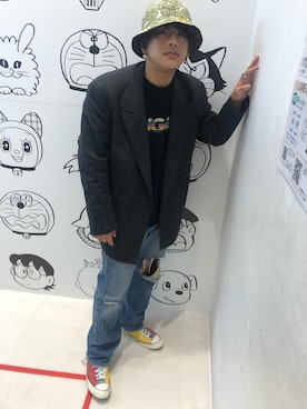 「VERSACE（ヴェルサーチ）のアイテム（ジャケット/アウター）」を使った、shishitoonさん（メンズ・174cm）の春コーディネート