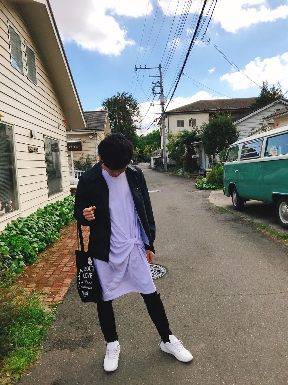 「ジョンソンタウン、ビックシルエット、コーチジャケット、お洒落さんとつながりたい」｜「COMME des GARCONSのアイテム（その他アウター、ブラック系）」を使った、たかぴーさん（メンズ・170cm）の春コーディネートの1枚目の写真