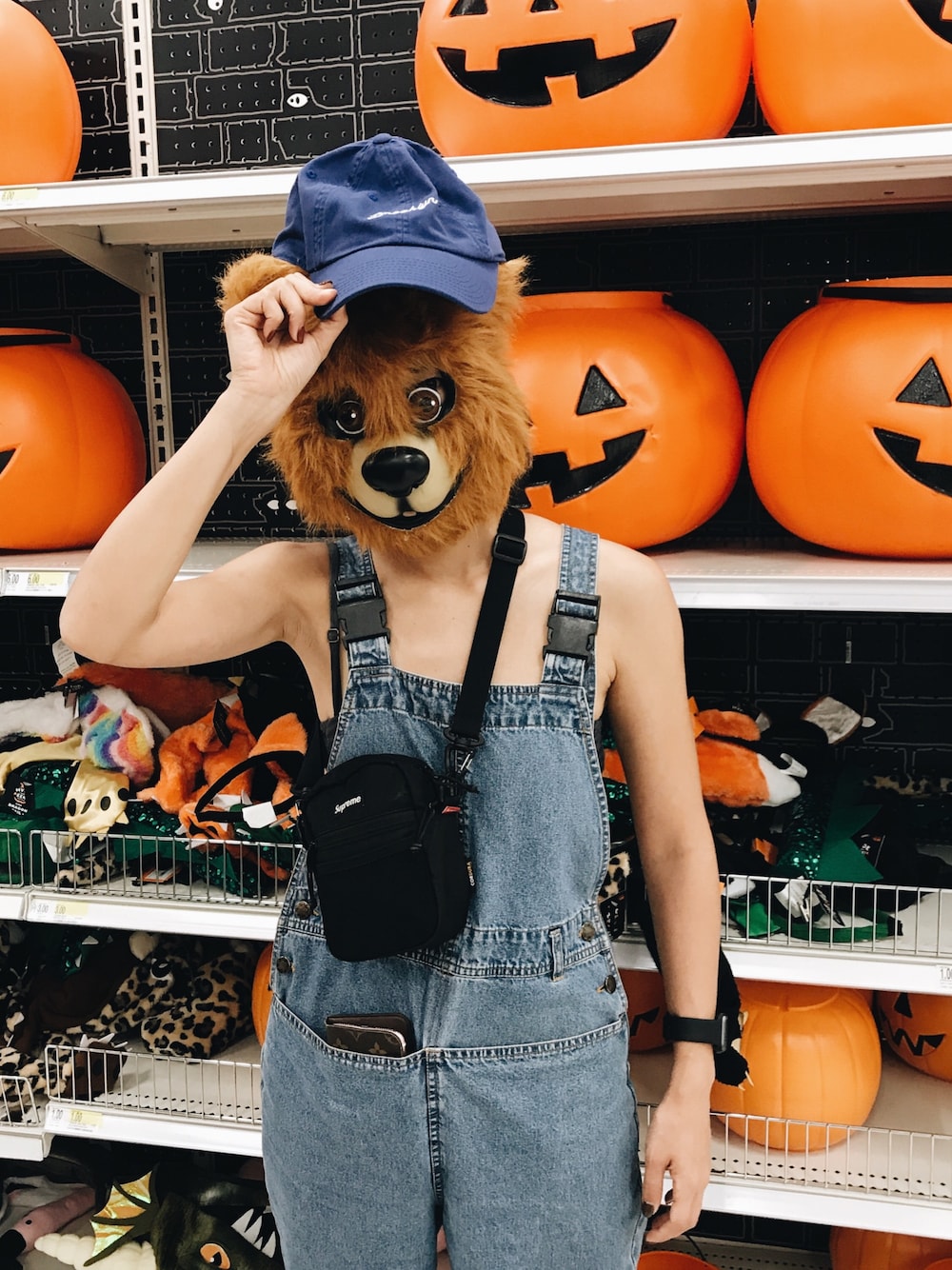 Supreme のアイテムを使った「ハロウィンコーデ」の人気ファッション