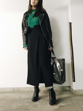 「COMME des GARCONS（コムデギャルソン）のアイテム（バッグ）」を使った、小竹麻美さん（レディース・163cm）の春コーディネート