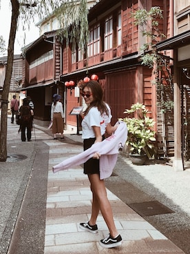 「VANS（バンズ）のVANS ヴァンズ OLD SKOOL オールドスクール VN-0D3HY28 BLACK（スニーカー）」を使った、小竹麻美さん（レディース・163cm）の夏コーディネート