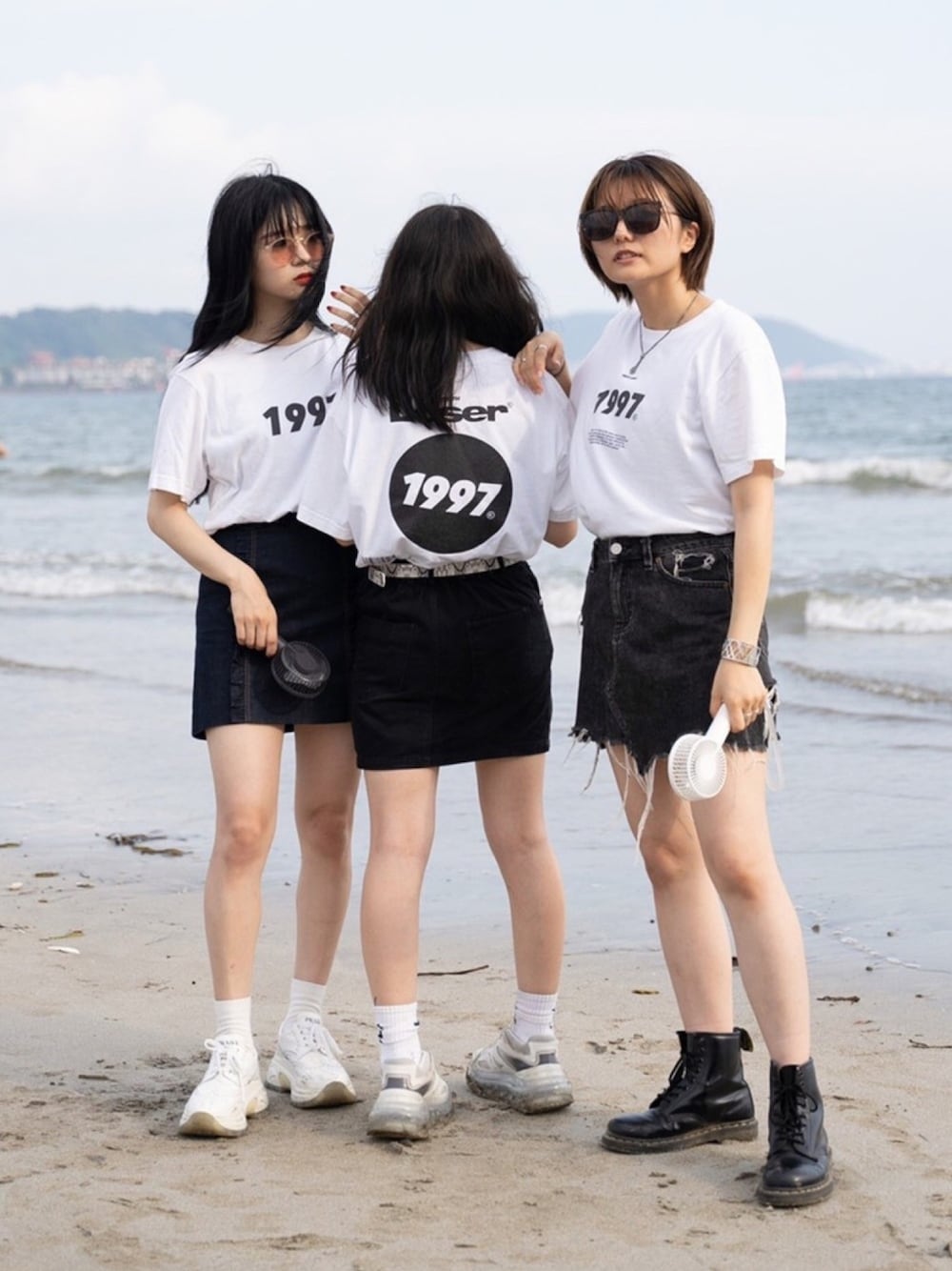 miu miuのスカートを使った人気ファッションコーディネート