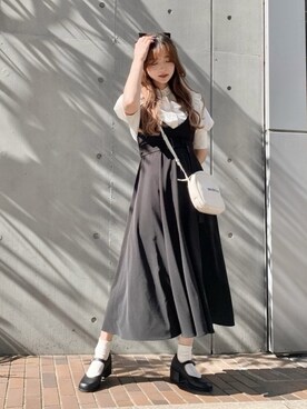 ジャンパースカートを使った 白黒コーデ の人気ファッションコーディネート Wear