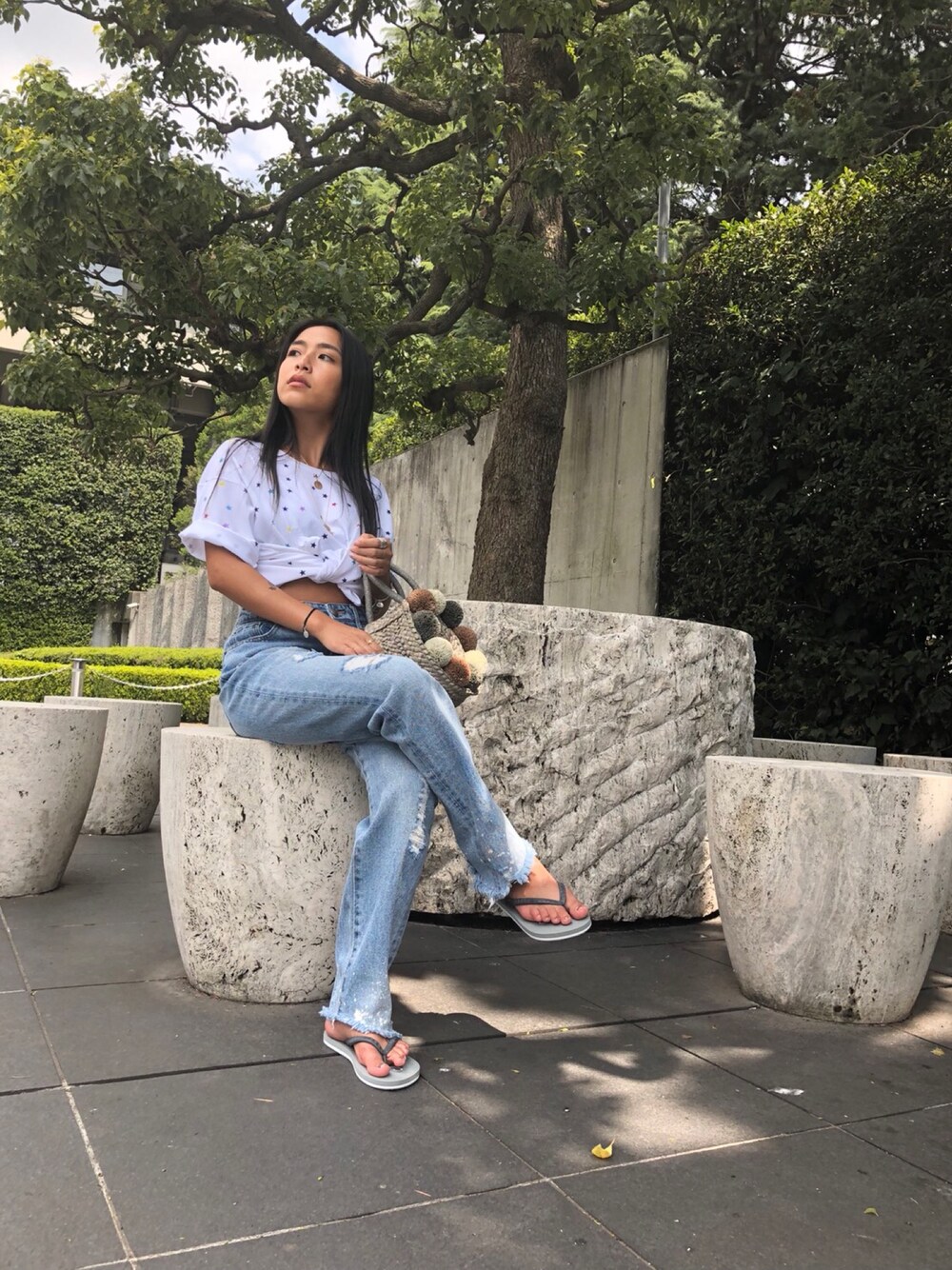 FLAG by ALEXIA STAMのかごバッグを使った人気ファッション