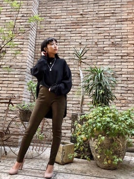 「スエードシューズ」｜「アイテム（スウェット）」を使った、ALEXIA STAMさん（レディース・155cm）の秋コーディネート