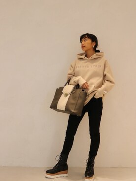 ALEXIA STAMさん（レディース・155cm）の冬コーディネート