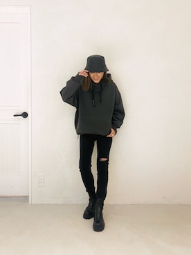 ALEXIA STAMさん（レディース・157cm）の冬コーディネート