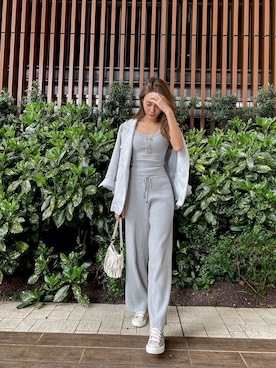 ALEXIA STAMさん（レディース・170cm）の春コーディネート