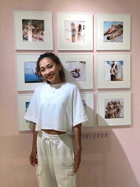 ALEXIA STAMさん（レディース・160cm）の夏コーディネート