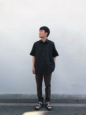 「soe（ソーイ）のアイテム（スラックス）」を使った、tatsuki_shiibaさん（メンズ・172cm）の春コーディネート