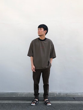 「クルニ」｜「アイテム（スラックス）」を使った、tatsuki_shiibaさん（メンズ・172cm）の春コーディネート
