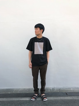 「soe（ソーイ）のアイテム（スラックス）」を使った、tatsuki_shiibaさん（メンズ・172cm）の春コーディネート