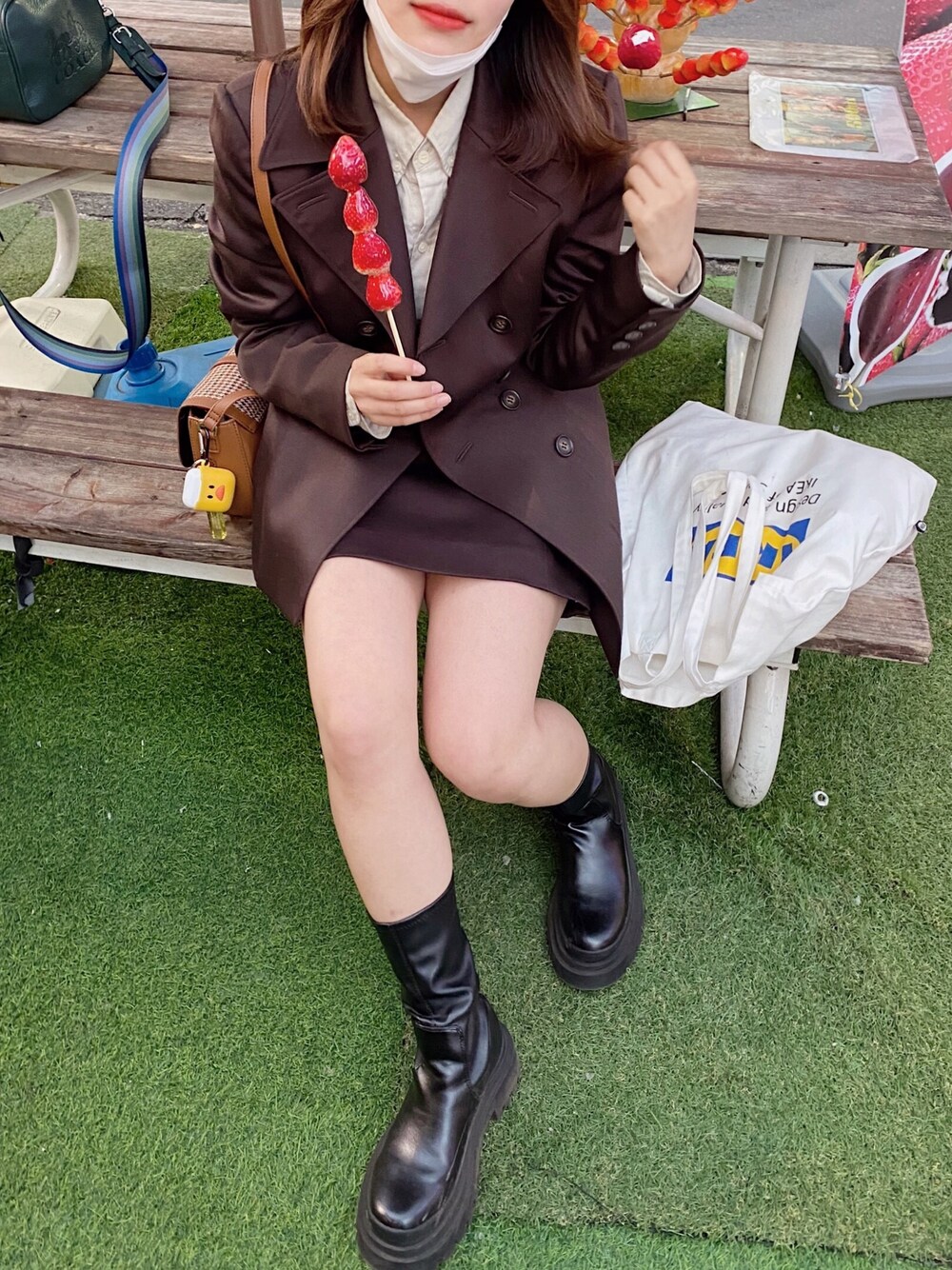 「母のおさがりのアイテム（セットアップ、ブラウン系）」を使った、konさん（レディース・150cm）の春コーディネートの1枚目の写真