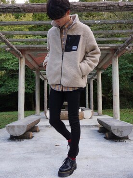 「ベージュ×ブラック」｜「アイテム（その他アウター）」を使った、yuhiさん（メンズ・185cm）の秋コーディネート