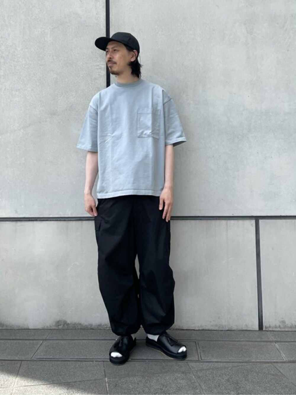 「パンツ、コーディネート、パンツコーデ、publictokyo、パブリックトウキョウ」｜「PUBLIC TOKYOのトリプルヘビーウェイト オーバーTシャツ（Tシャツ/カットソー、ブルー系）」を使った、dai＿miyagiさん（メンズ・178cm）の夏コーディネートの1枚目の写真